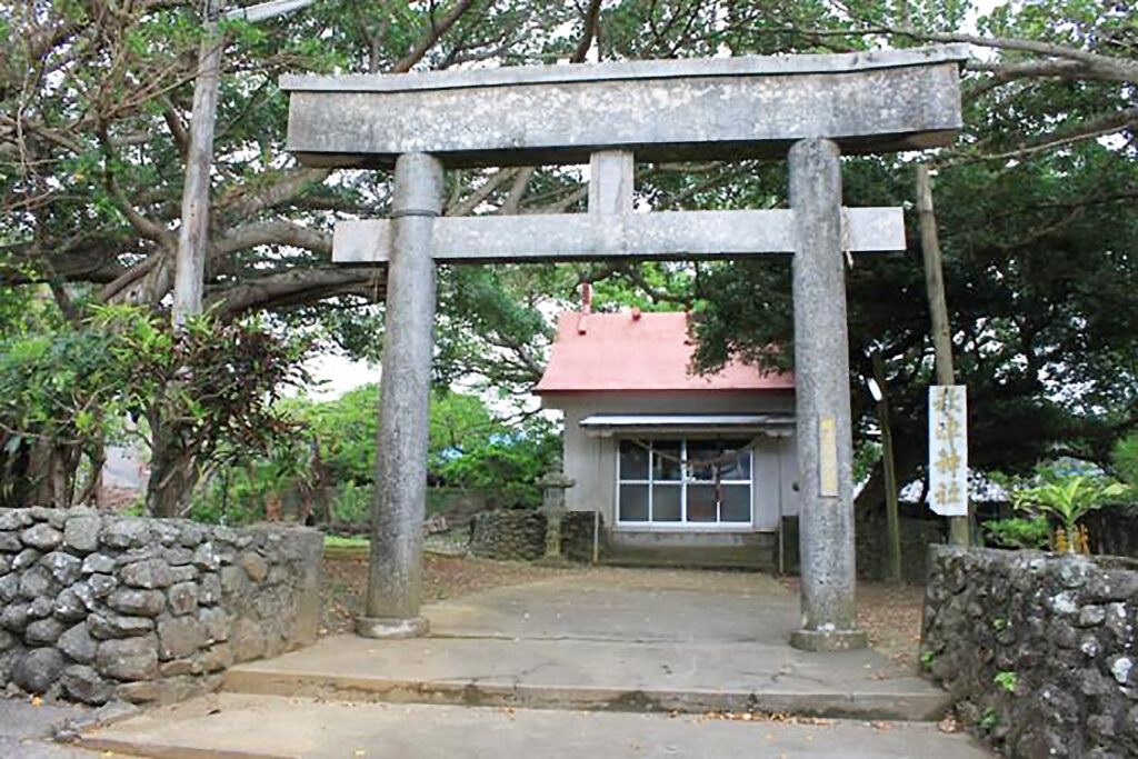 徳之島町亀徳の秋津神社